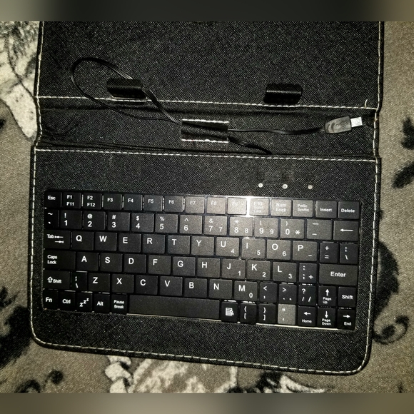 Black 7 Inch Tablet Cover W/ Keyboard & Stand - Picture 7 of 7